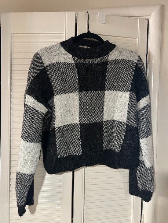 Forever21 Plaid Knit Sweater - Picture 2 of 3
